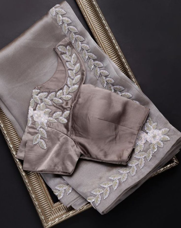 Attractive Color Saree With Border Work