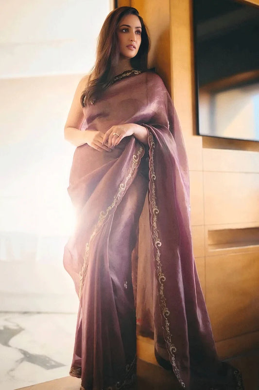 Bollywood Actess Yami Gautam Saree For Reception